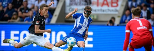 Alexander Nollenberger (rechts) im Spiel gegen Münster