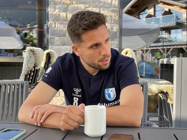 Ahmet Arslan beim Interview im Trainingslager in Fieberbrunn.