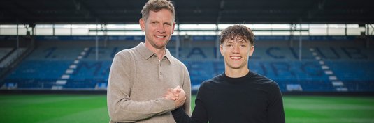 Henrik Jakob (rechts) mit Sportdirektor Peer Jaekel