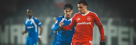 Laurin Ulrich (links) im Hinspiel gegen Nürnberg