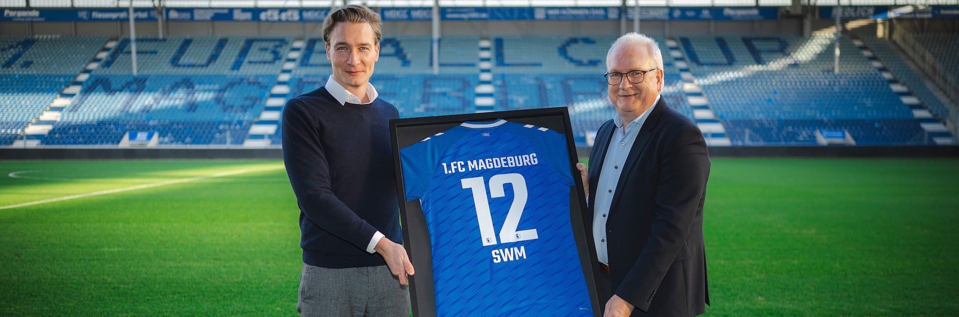 Andreas Fedorczuk, Technischer Geschäftsführer der SWM Magdeburg (rechts), und Martin Geisthardt, kaufmännischer Geschäftsführer des 1. FC Magdeburg