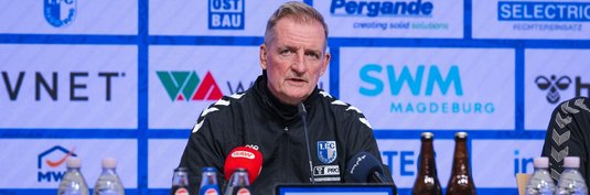 Trainer Petrik Sander bei der PK