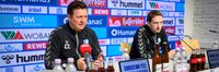 Christian Titz(links) und Manuel Holscher auf der PK vor Schalke