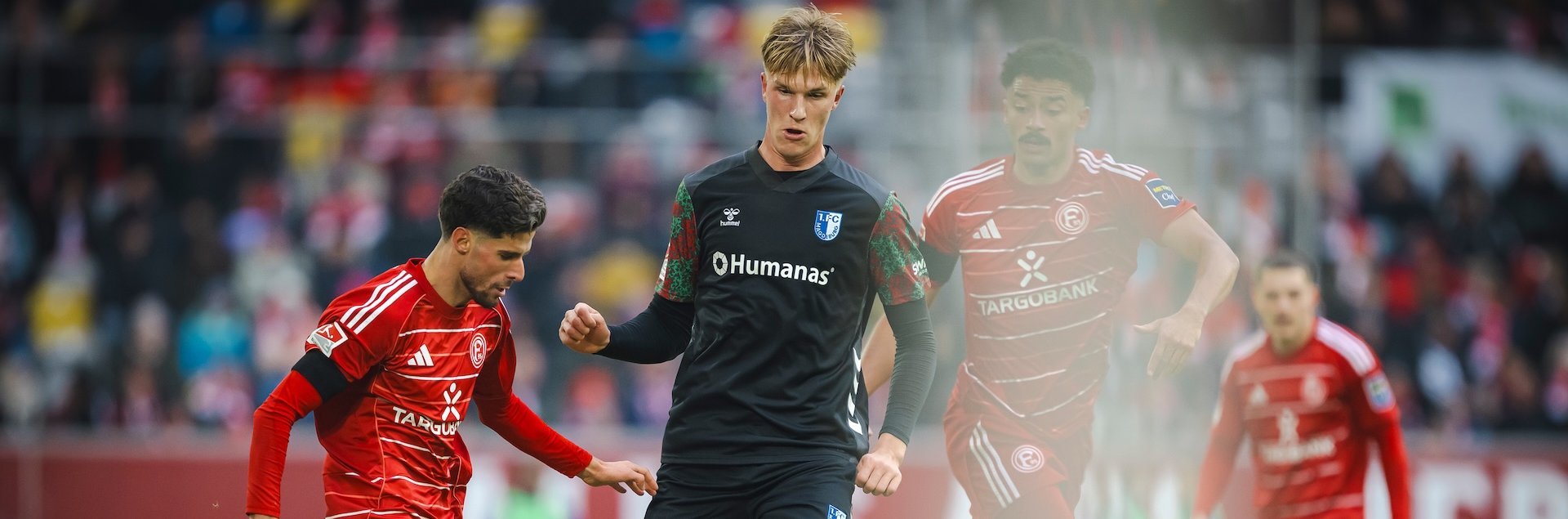 Luka Hyryläinen (Mitte) im Spiel in Düsseldorf.