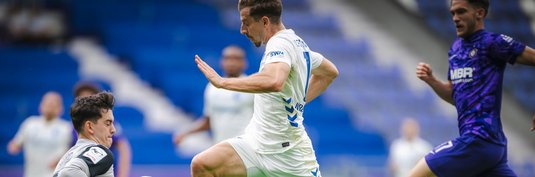 Alexander Nollenberger (Mitte) im Testspiel in Aue