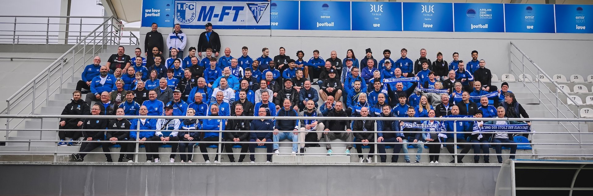 Gemeinsames Gruppenfoto nach dem Training
