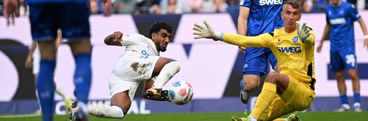 Rayan Ghrieb (links) im Spiel in Karlsruhe