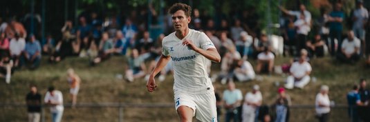Tobias Müller am Ball