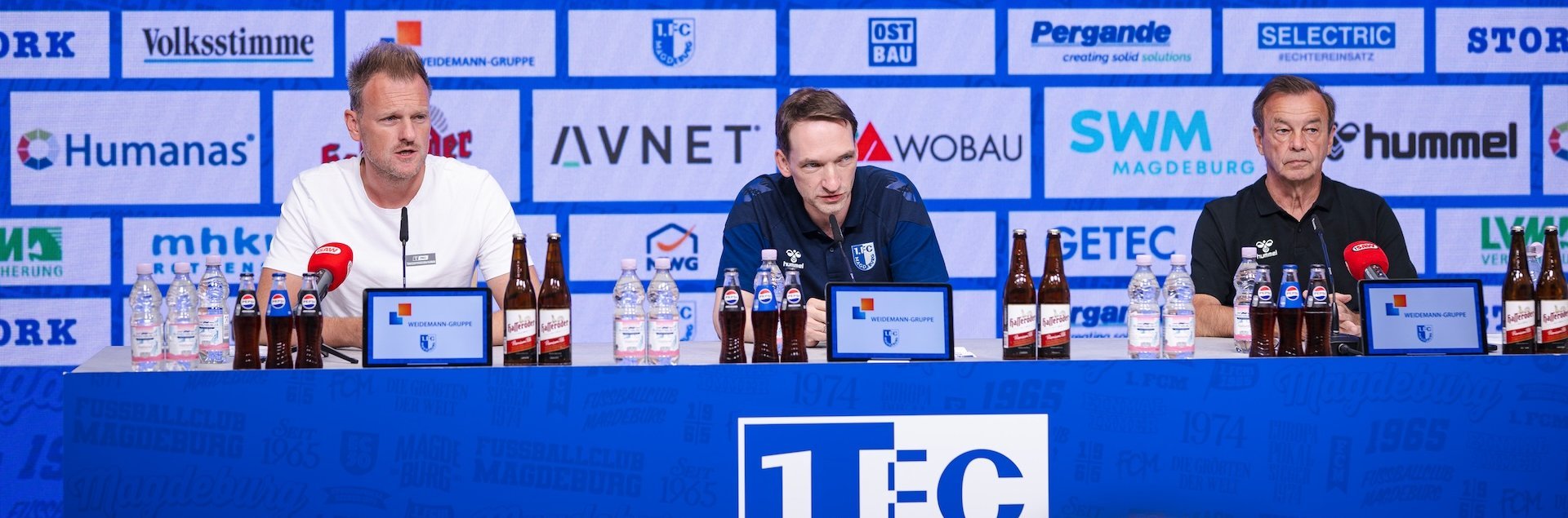 Von links: Cheftrainer Markus Fiedler, Pressesprecher Manuel Holscher und Sportchef Otmar Schork