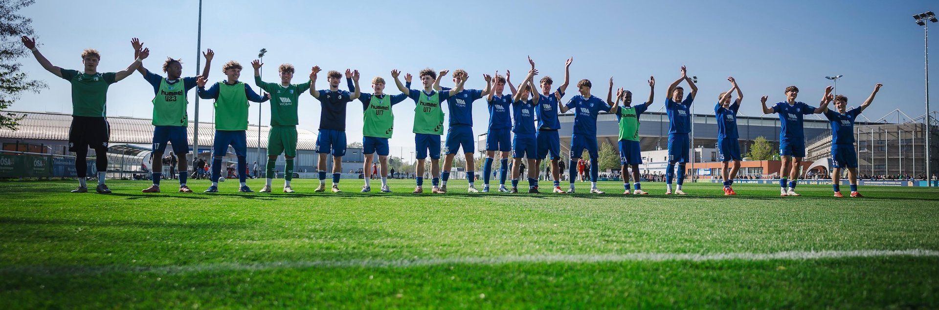 Die U17 feiert den Viertelfinal-Einzug