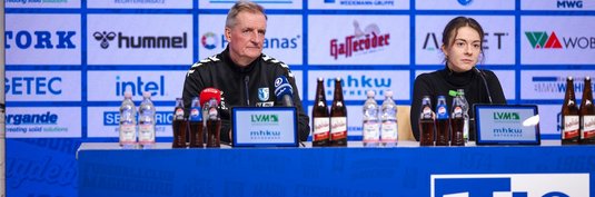 Trainer Petrik Sander (links) und Pressesprecherin Kristina Richter