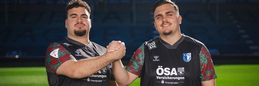 Ali (rechts) und Onur spielen beim Finalturnier der Virtual Bundesliga mit