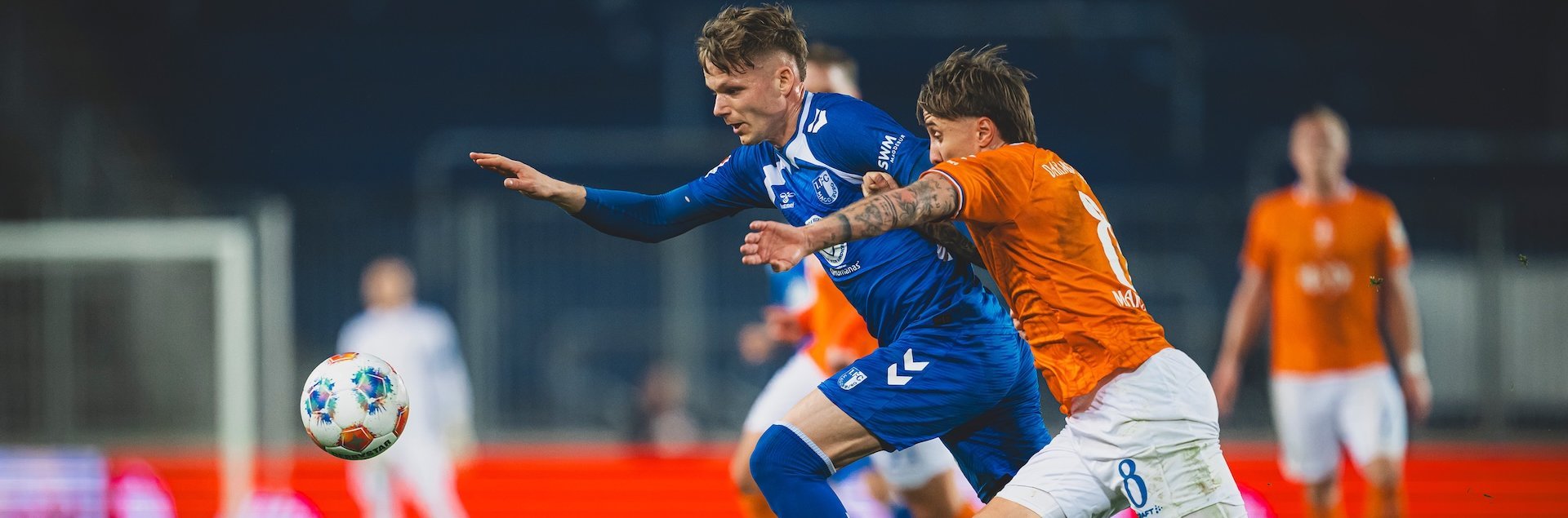 Philipp Hercher (links) im Duell mit Luca Marseiler