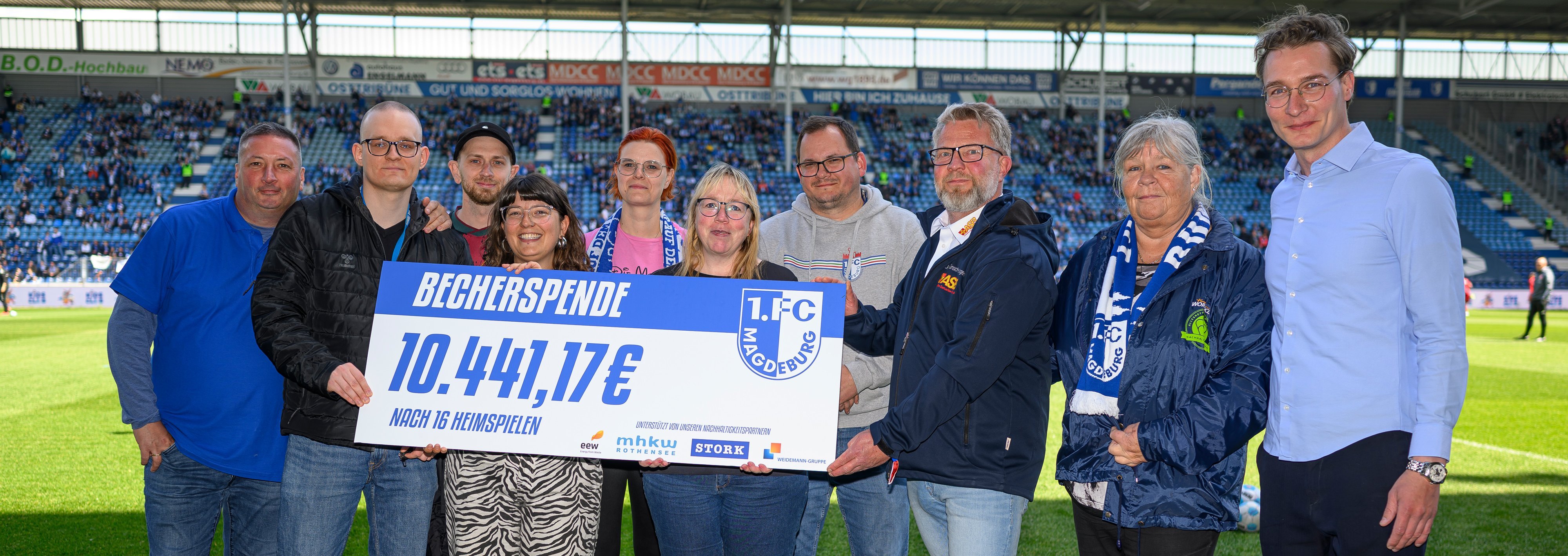 Becherspenden-Aktion des 1. FC Magdeburg.