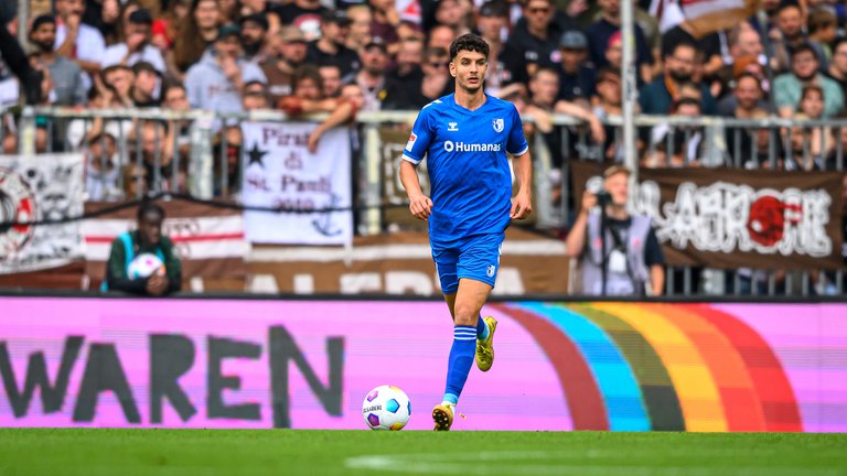 Daniel Elfadli ist mit der libyschen Nationalmannschaft unterwegs.