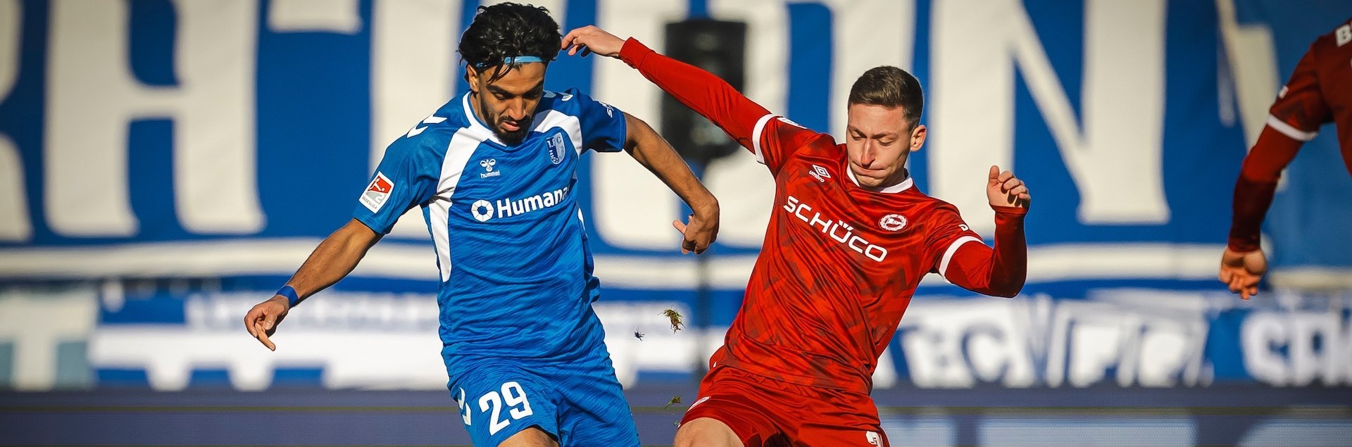 Rayan Ghrieb (links) im Duell mit Marius Wörl