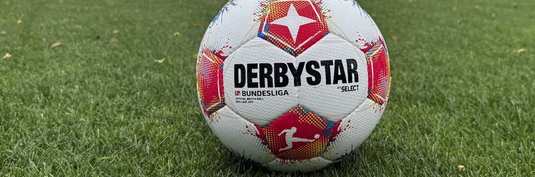 Ball auf dem Platz