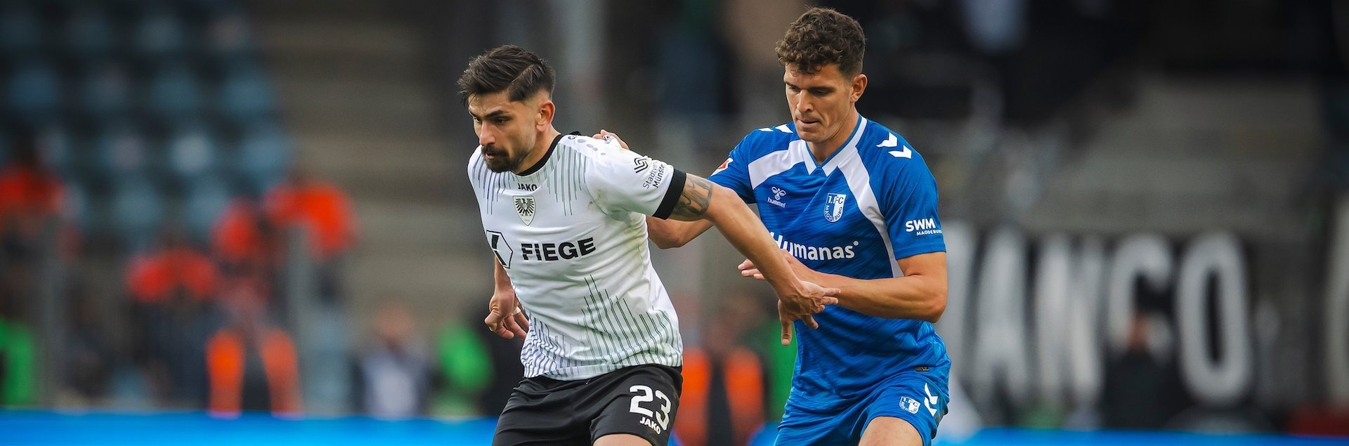 Tobias Müller (rechts) im Hinspiel gegen Münster