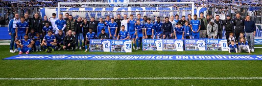 Gemeinsames Gruppenbild mit den Fans