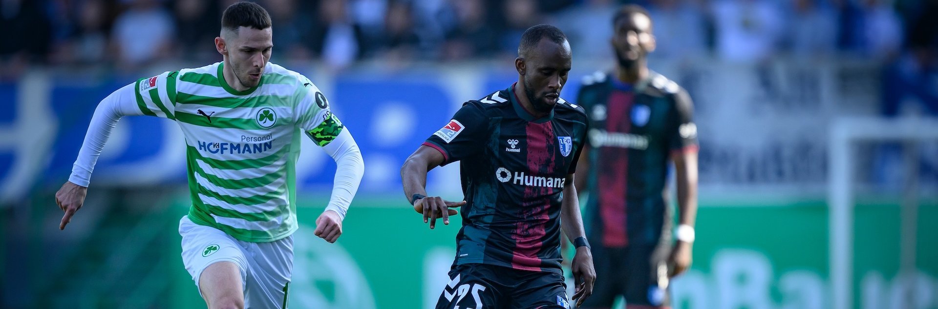 Silas Gnaka (rechts) im Spiel gegen Fürth