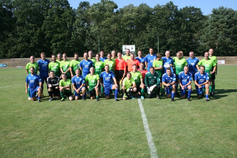 Gruppenfoto Traditionsmannschaft