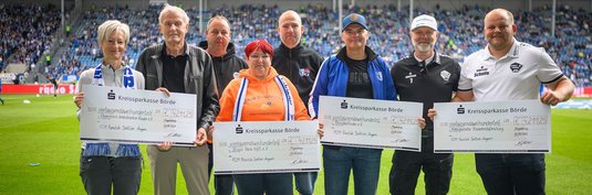 Zum Braunschweig-Spiel wurden die Spenden übergeben