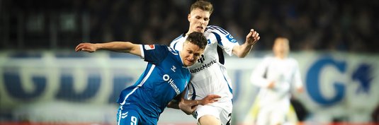 Martijn Kaars (links) im Spiel gegen den HSV