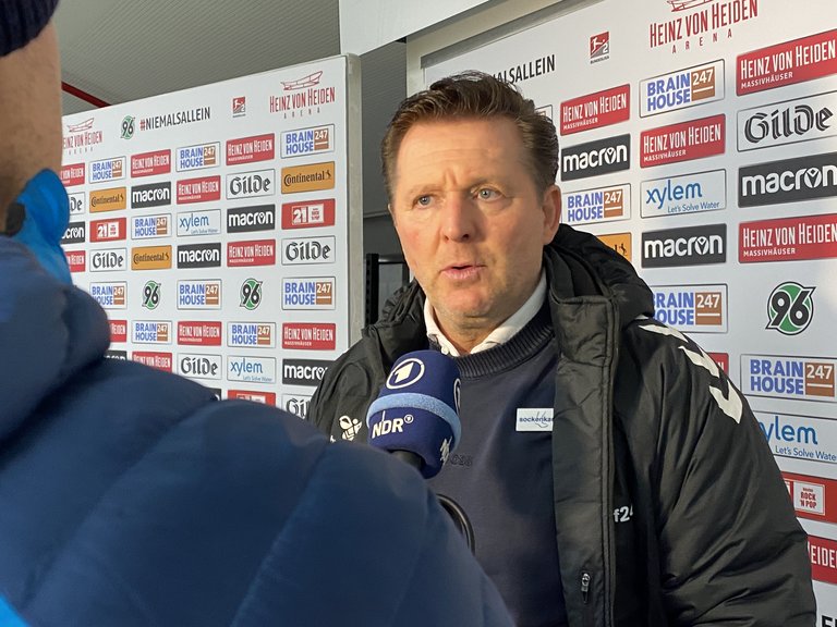 FCM-Cheftrainer Christian Titz ärgerte sich über viele Entscheidungen, die gegen den Club liefen.