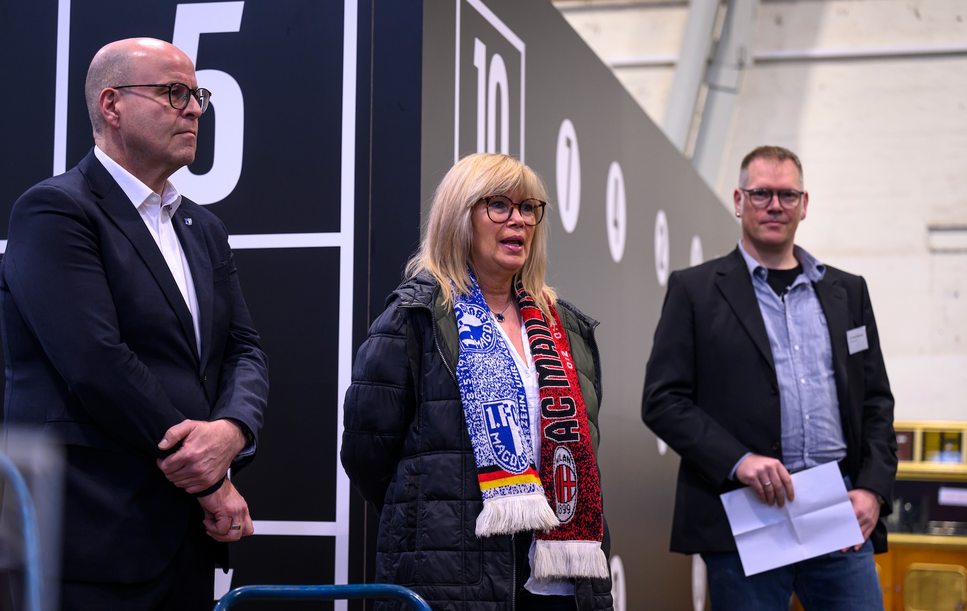 Oberbürgermeisterin Simone Borris (Mitte), FCM-Präsident Dr. Jörg Biastoch (links) und Museums-Direktor Dr. Hajo Neumann eröffneten die Ausstellung.