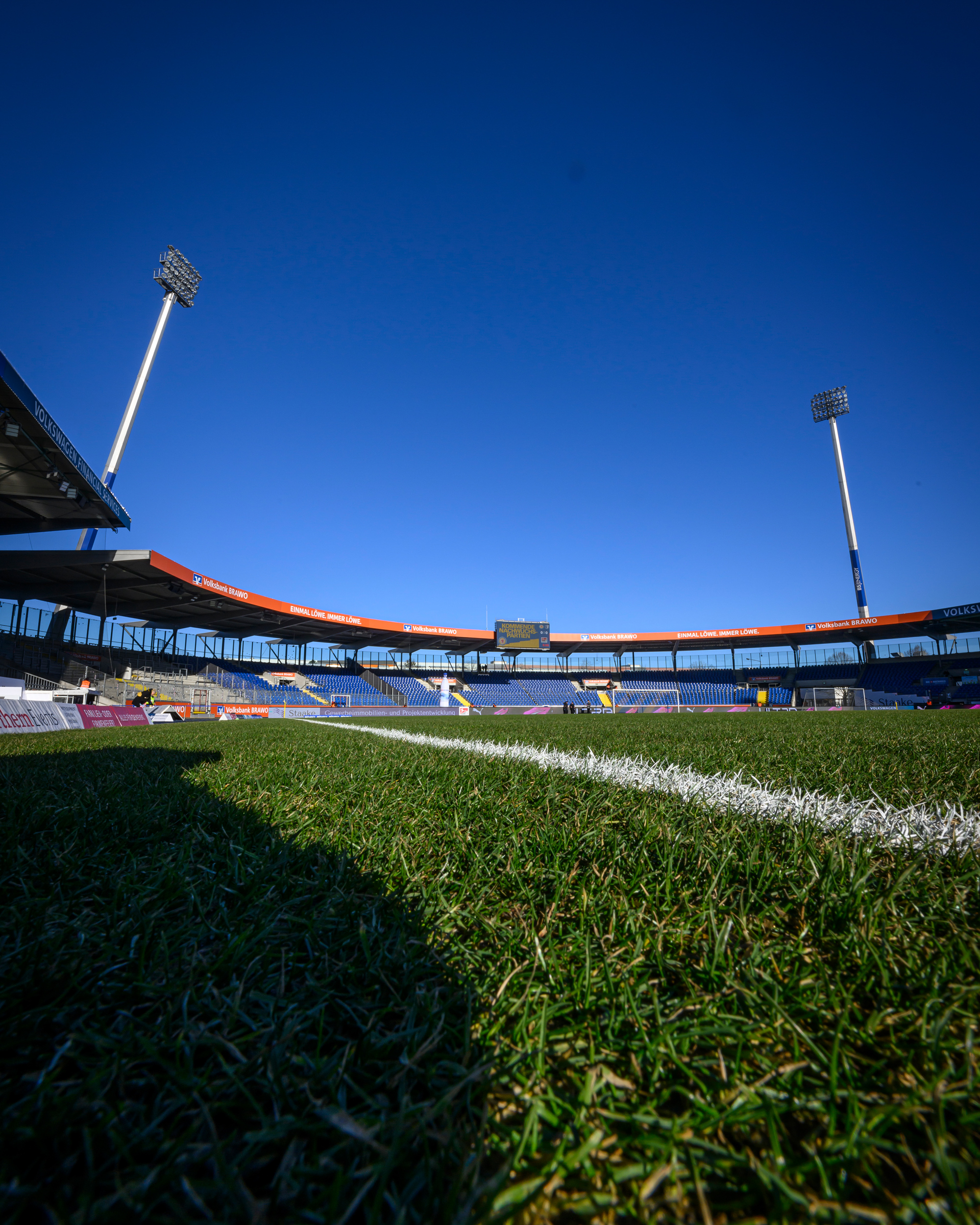 Blick in das Eintracht-Stadion, die Heimspielstätte von Eintracht Braunschweig.