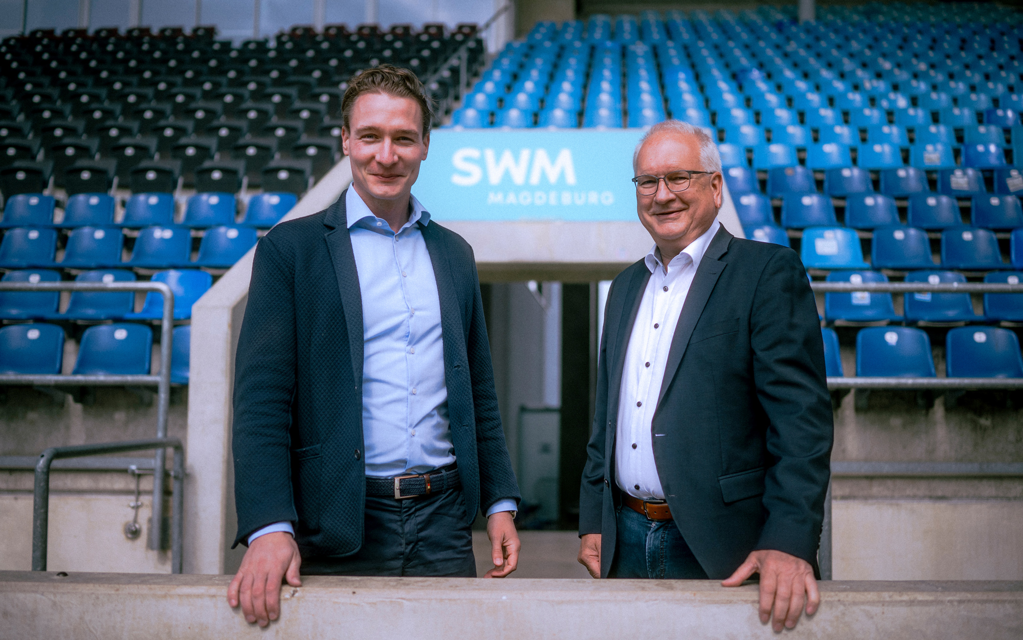 Martin Geisthardt (kaufmännischer Geschäftsführer 1. FC Magdeburg) gemeinsam mit Andreas Fedorczuk (technischer Geschäftsführer SWM).