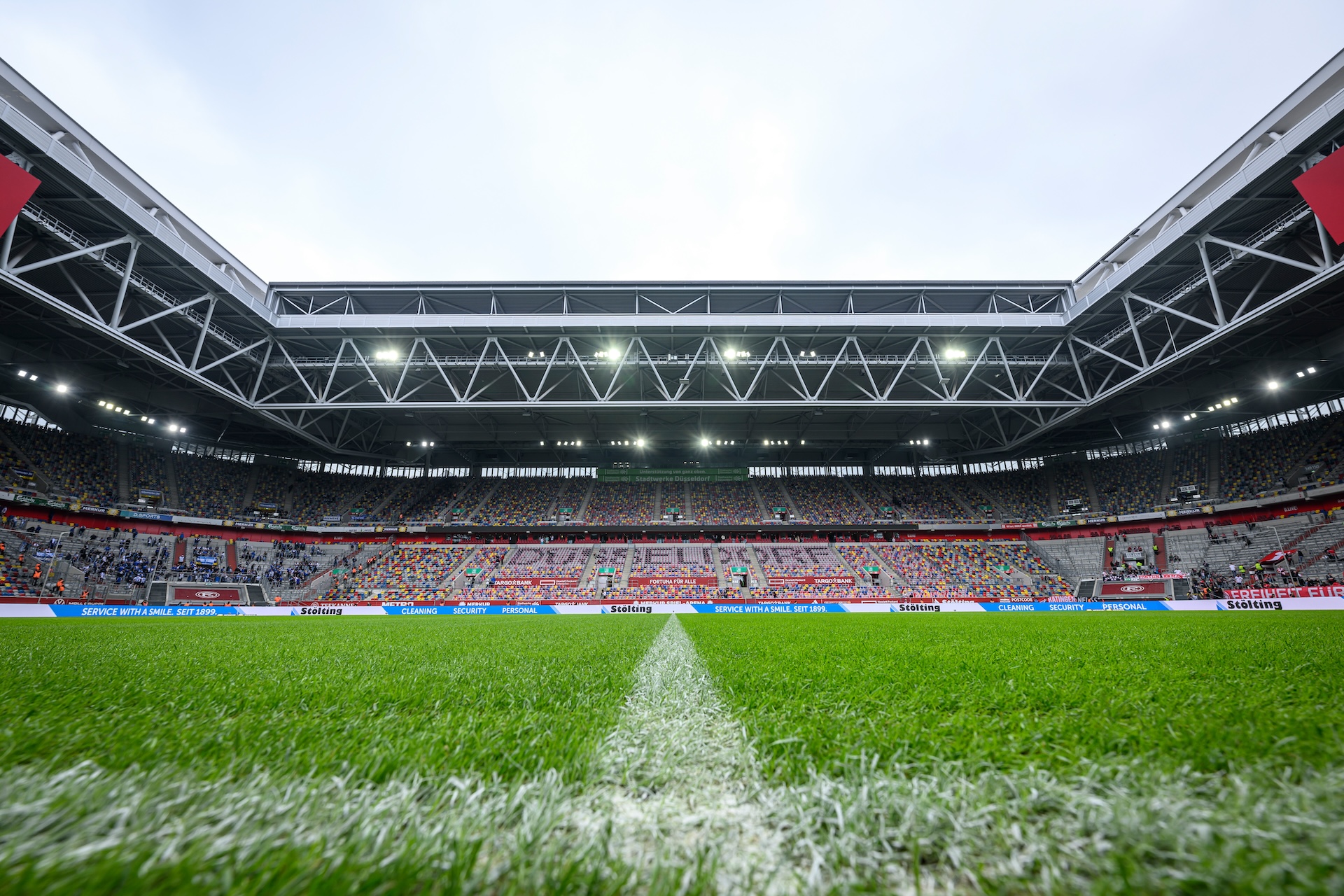 Die Heimspiele bestreitet Fortuna Düsseldorf in der Merkur Spiel-Arena.