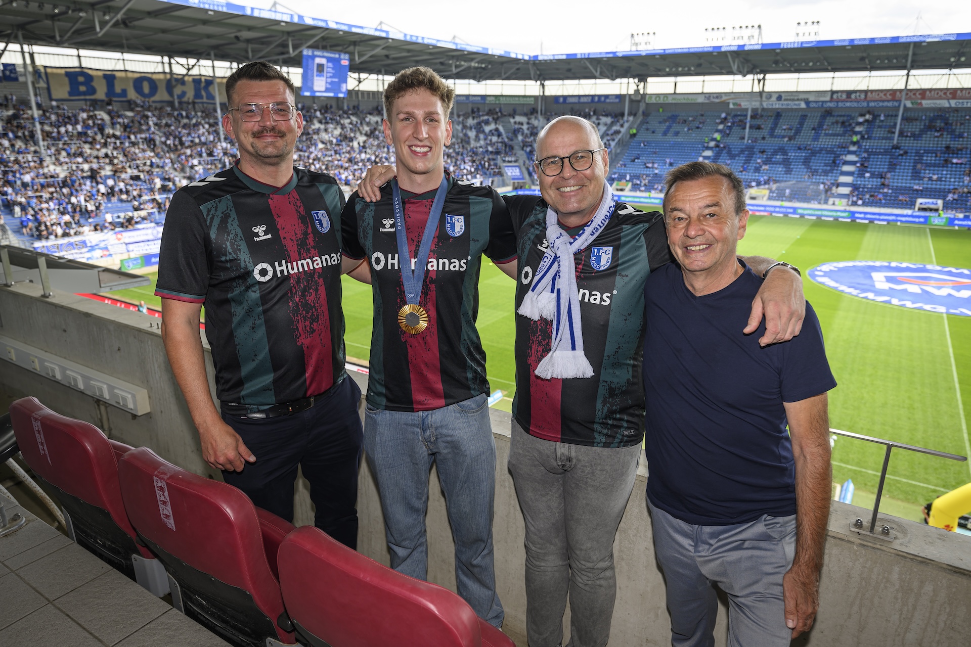 Von links: FCM-Aufsichtsratsvorsitzender Matthias Niedung, Lukas Märtens, FCM-Präsident Dr. Jörg Biastoch und FCM-Sportchef Otmar Schork.