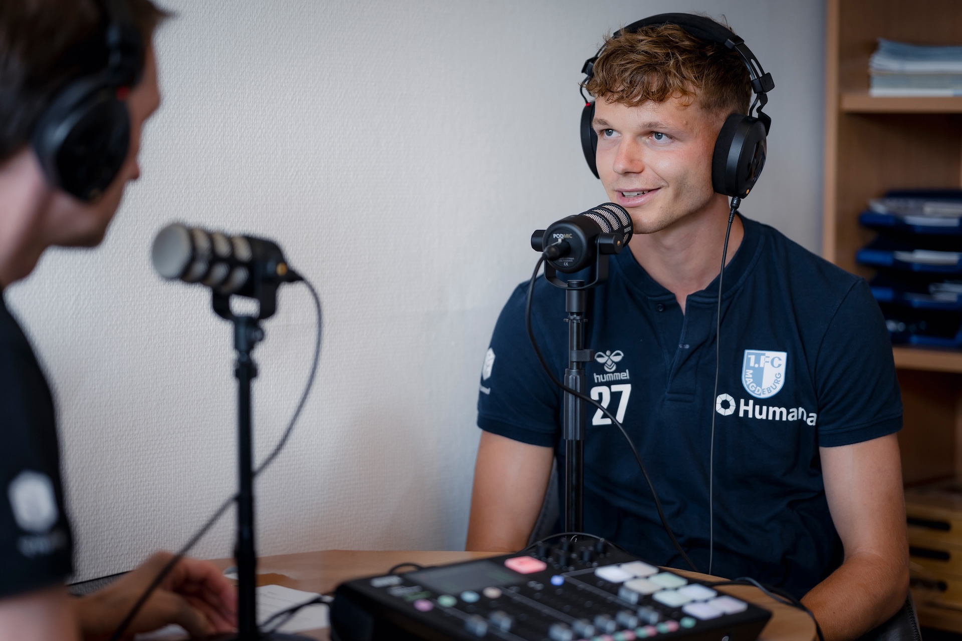 Philipp Hercher im Gespräch mit Manuel Holscher.