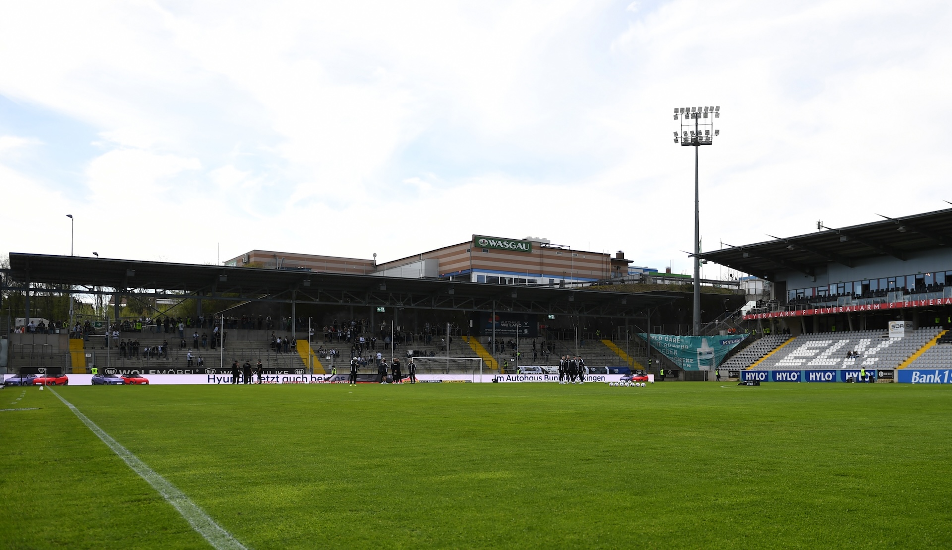 Ihre Heimspiele trägt die SVE in der Ursapharm-Arena an der Kaiserlinde aus. 