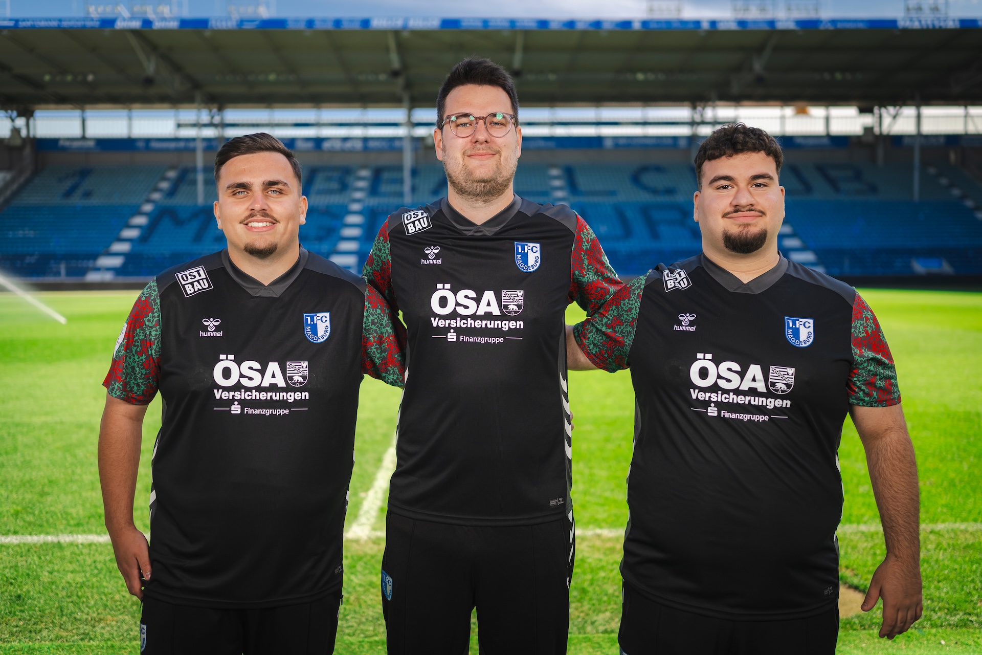 Das FCM-E-Sport-Team: Ali Gencer (links), Onur Polat (rechts) und Hannes Butz.