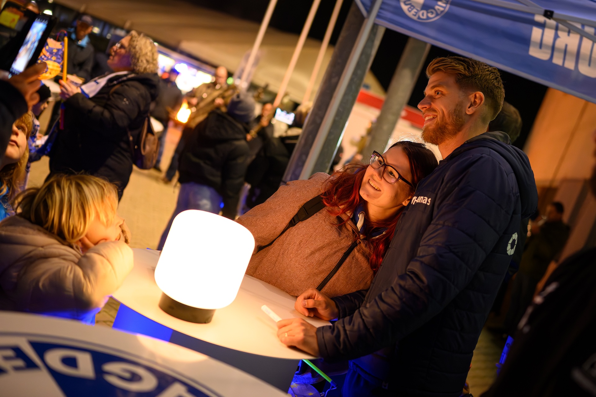 Marcus Mathisen (Foto), Matthias Tischer und Kevin Waliczek nahmen sich viel Zeit bei der Autogrammstunde.
