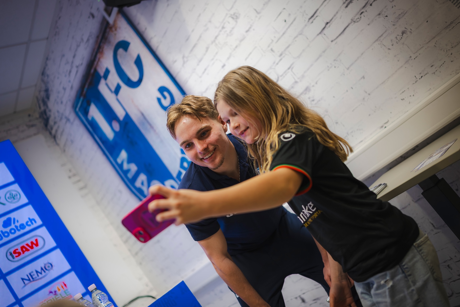 Magnus Baars (Foto) und Robert Kampa nahmen sich viel Zeit für die Kids.