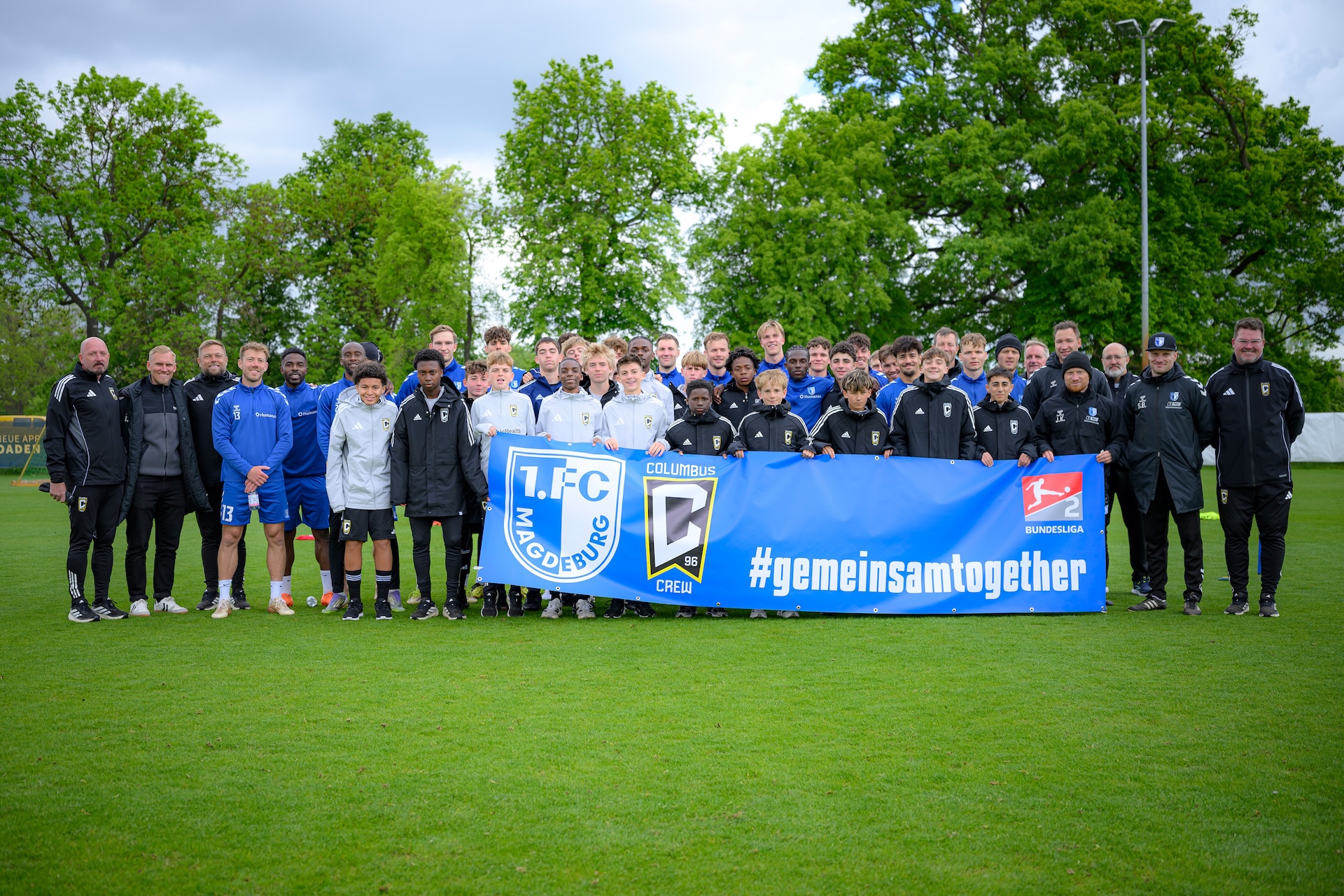 Die U14 von Columbus Crew hat beim Training der Profis vorbeigeschaut.
