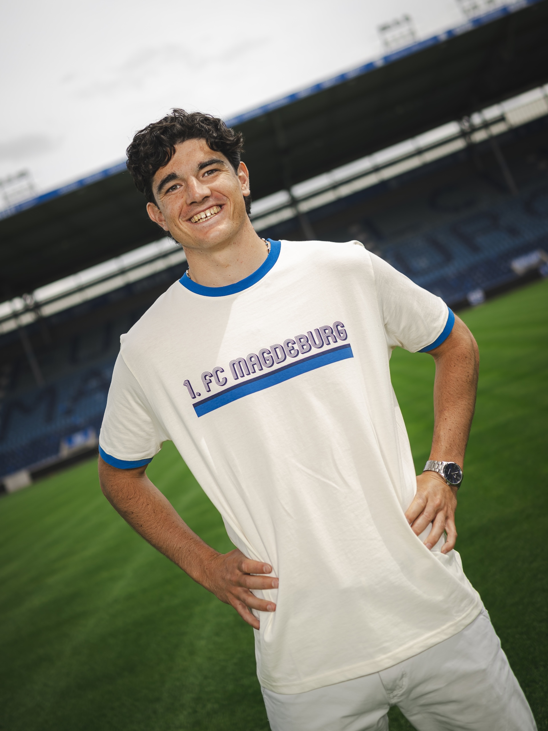 Der 23-Jährige kommt von PEC Zwolle an die Elbe.