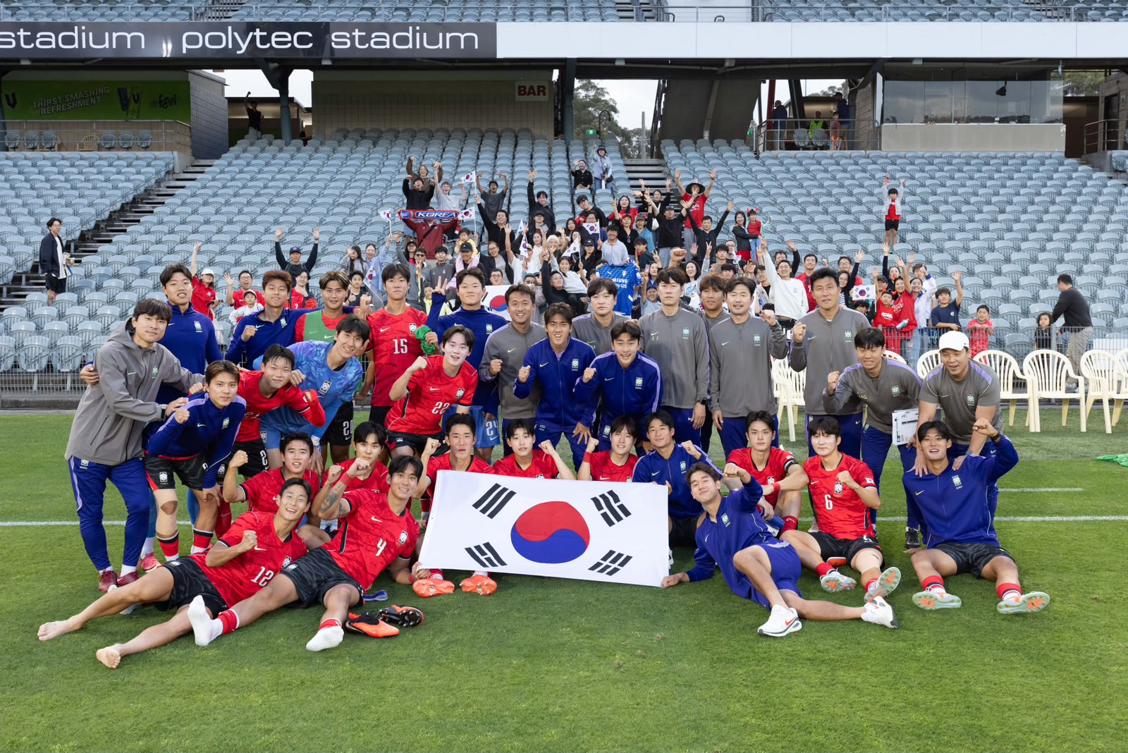 Südkoreas U21 hat in Australien einmal gewonnen und einmal unentschieden gespielt.