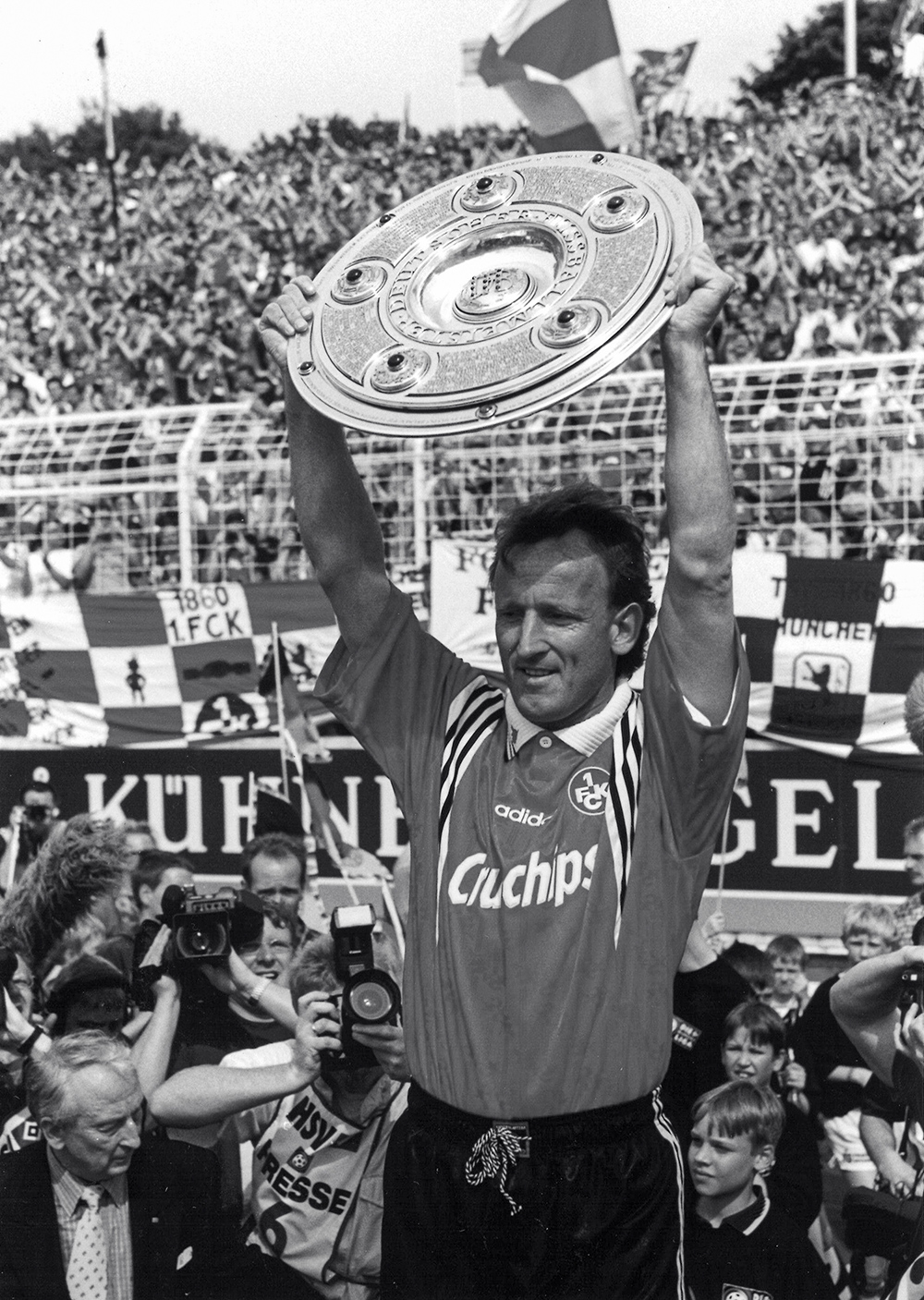 Mit dem 1. FC Kaiserslautern gewann Andreas Brehme im Jahr 1998 die Deutsche Meisterschaft.