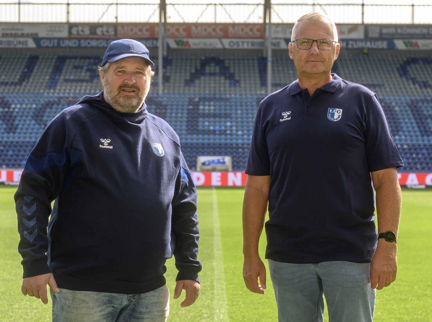 Holger Cierpka (links) und Thomas Iffarth führen die Stadionführungen durch.