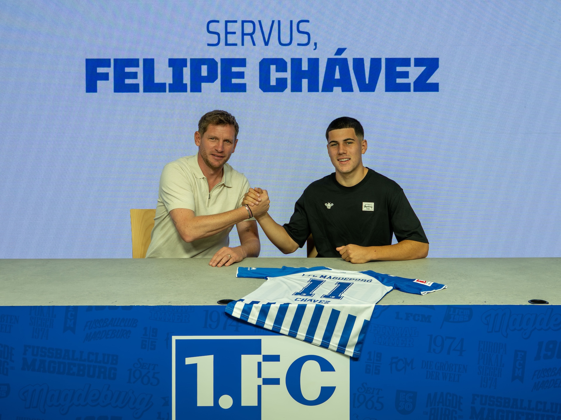 Felipe Chávez (rechts) mit Sportdirektor Peer Jaekel