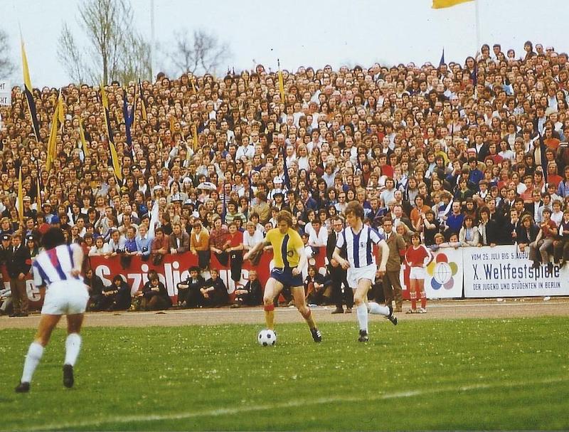 Vor 30.000 Zuschauern in Dessau gewann der FCM mit 3:2 gegen Lok Leipzig.